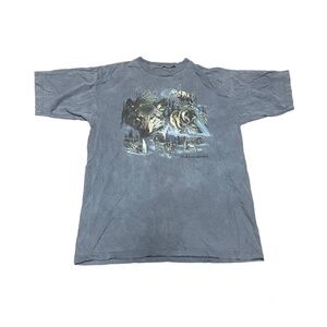 Vintage Yellowstone Wolves Blue Graphic T-Shirt
